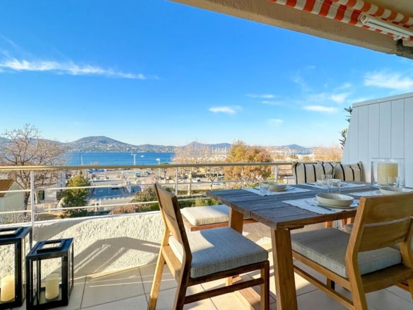 2 Bedroom Apartment in Saint Tropez 30