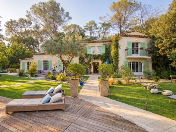 3 Bedroom Villa/House in Roquefort Les Pins 18
