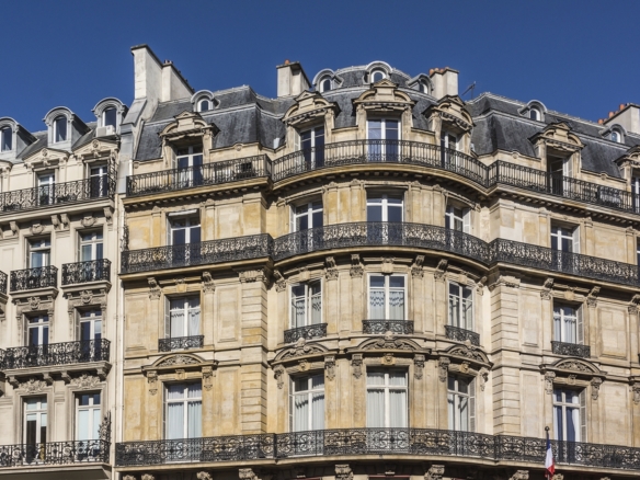 3 Bedroom Apartment in Paris 8th (Golden Triangle - Parc Monceau) 4