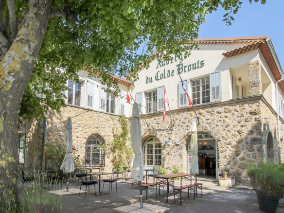10 Bedroom Hotels/gites in Breil Sur Roya 34