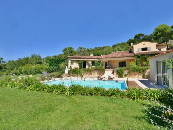 4 Bedroom Villa/House in Mougins 4