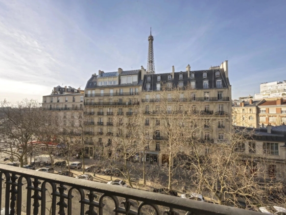 3 Bedroom Apartment in Paris 7th (Invalides, Eiffel Tower, Orsay) 4