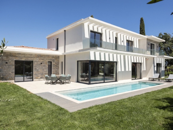 4 Bedroom Villa/House in Mougins 2