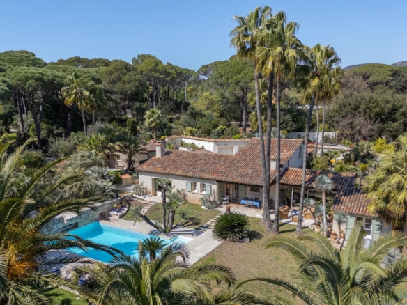 5 Bedroom Villa/House in St Raphael 28