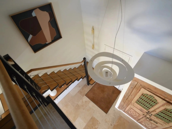 4 Bedroom Villa/House in Rognes 2