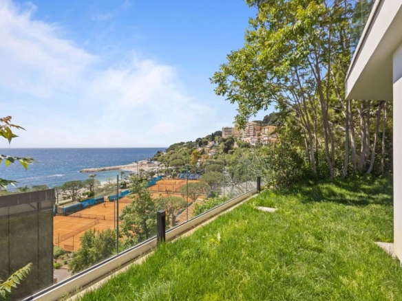 4 Bedroom Apartment in Cap D Ail 30
