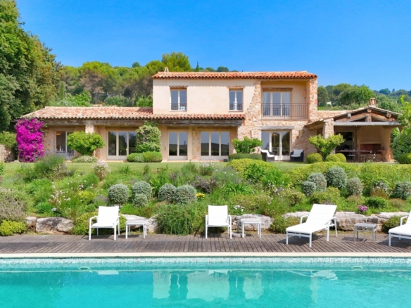 5 Bedroom Villa/House in St Paul 22