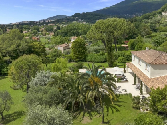 4 Bedroom Villa/House in Chateauneuf Grasse 8