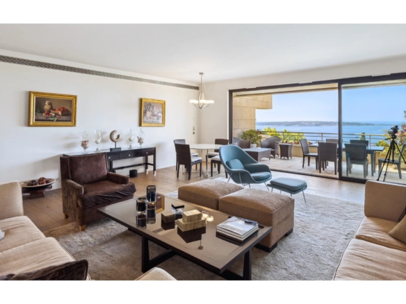 3 Bedroom Apartment in Cannes 8