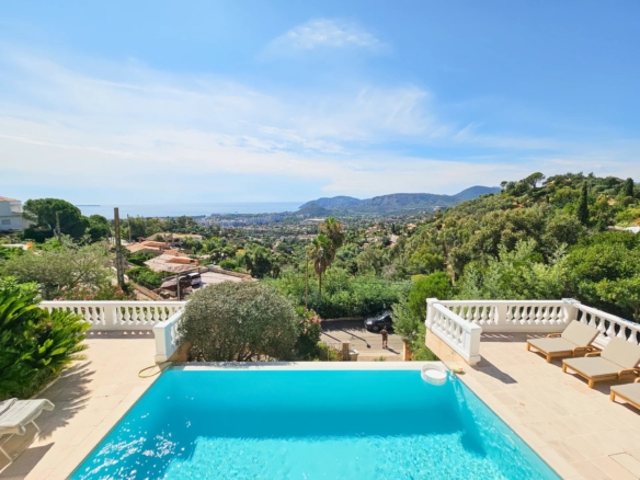 4 Bedroom Villa/House in Mandelieu La Napoule 6
