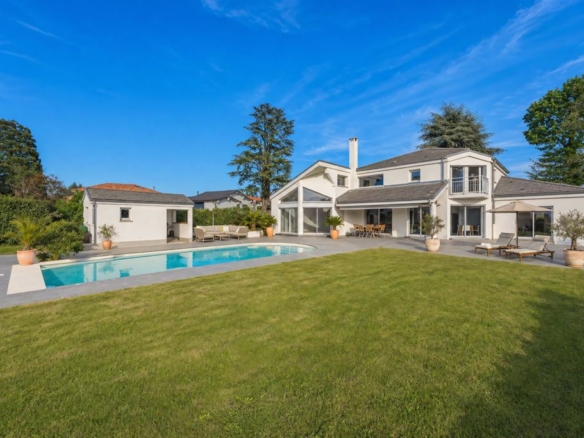 5 Bedroom Villa/House in Nernier 22