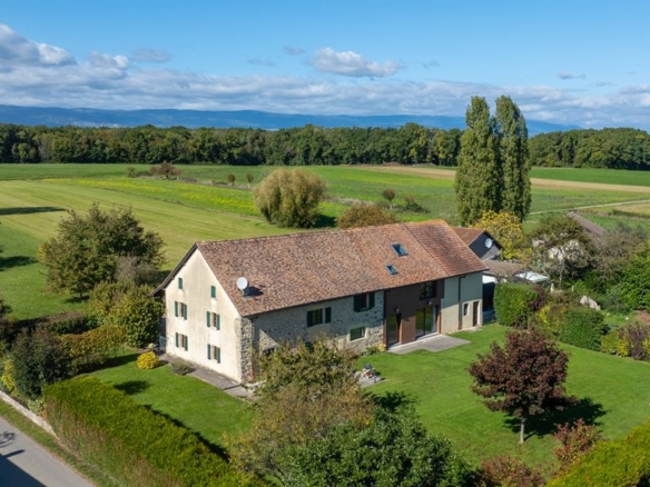 5 Bedroom Villa/House in Massongy 2