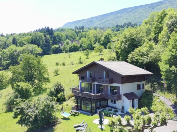 3 Bedroom Chalet in Sevrier 2