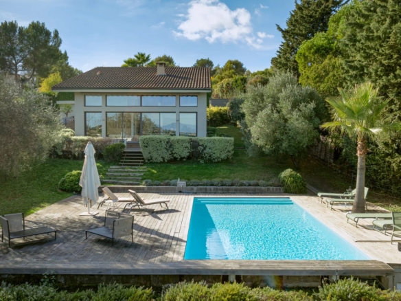 4 Bedroom Villa/House in Valbonne 18