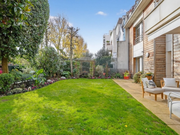 3 Bedroom Apartment in Neuilly-sur-seine 30