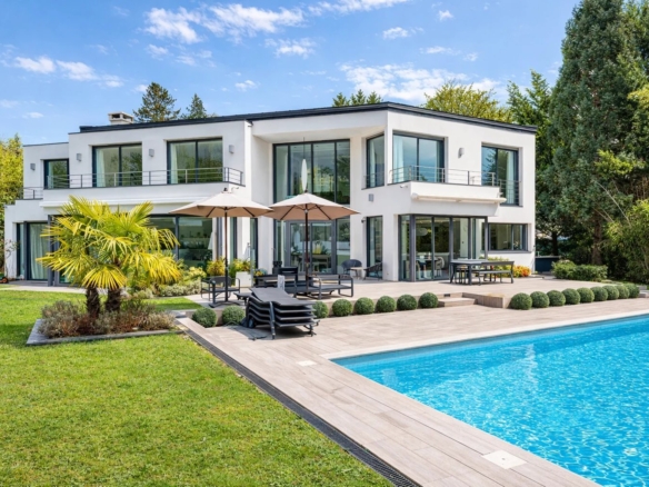 6 Bedroom Villa/House in Garches 20