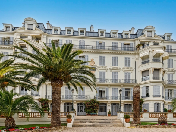 5 Bedroom Apartment in Cannes 28