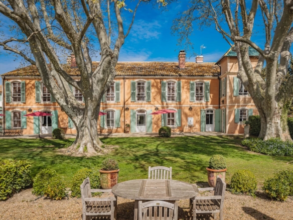 11 Bedroom Villa/House in Arles 16