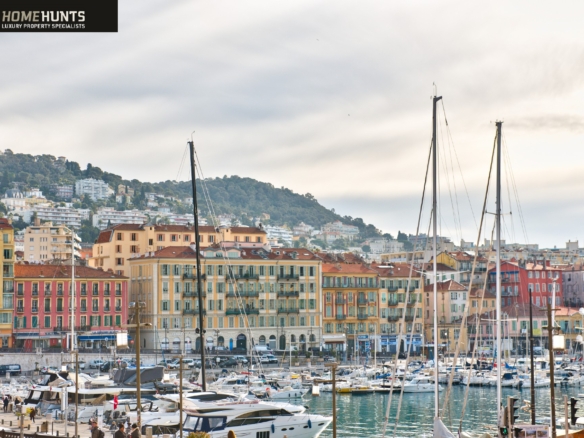 2 Bedroom Apartment in Nice 14
