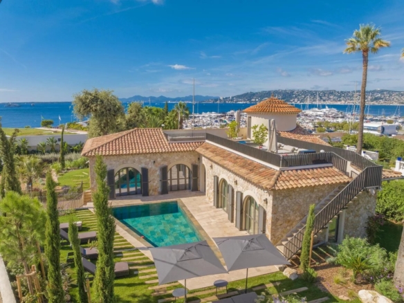 6 Bedroom Villa/House in Cap D Antibes 12