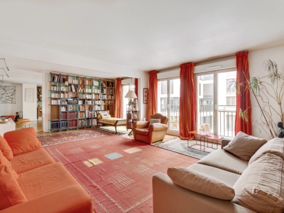4 Bedroom Apartment in Paris 18th (Montmartre - Abbesses) 28