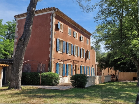 4 Bedroom Villa/House in Oppede 26