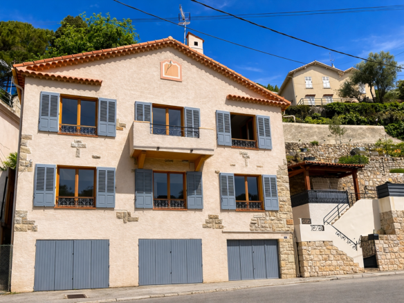 3 Bedroom Villa/House in Grasse 6