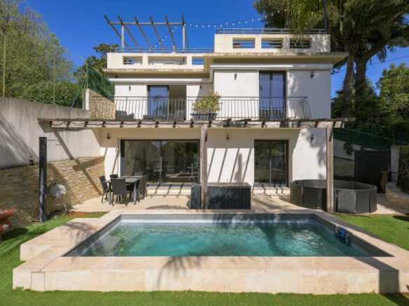 4 Bedroom Villa/House in Cannes 10