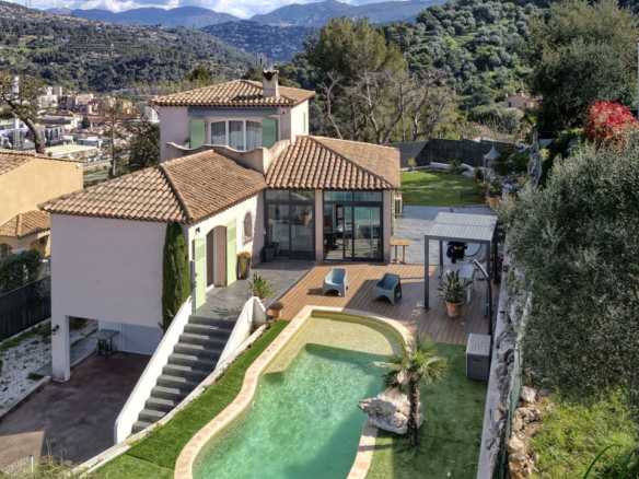 3 Bedroom Villa/House in Nice 8