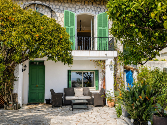 4 Bedroom Villa/House in Nice 6