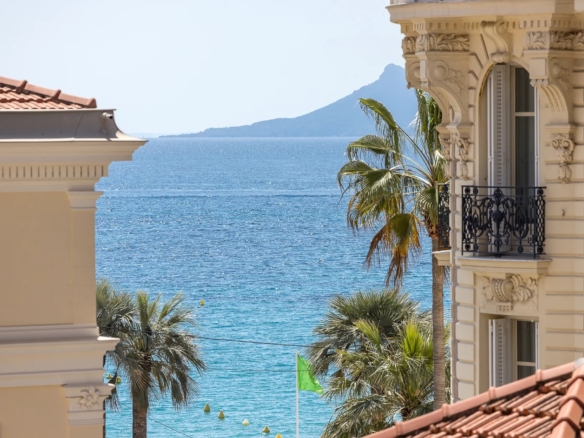 1 Bedroom Apartment in Cannes 10