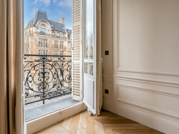 2 Bedroom Apartment in Paris 16th (Trocadéro – Etoile – Passy) 16