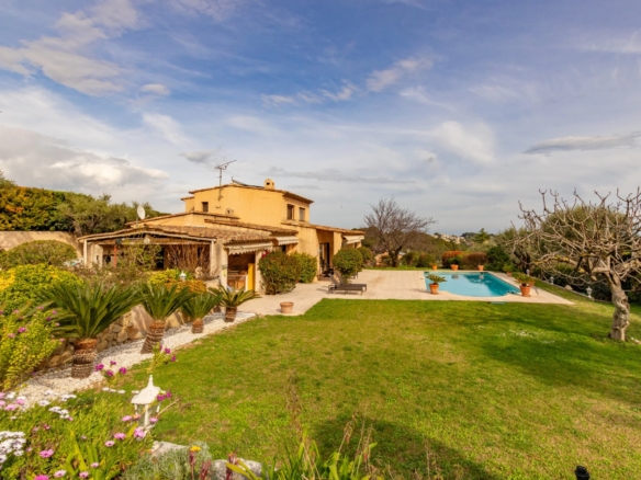 4 Bedroom Villa/House in Antibes 16