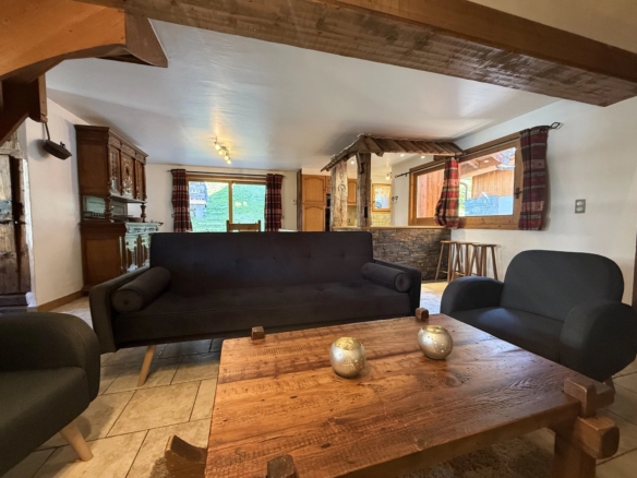 3 Bedroom Chalet in Meribel 18