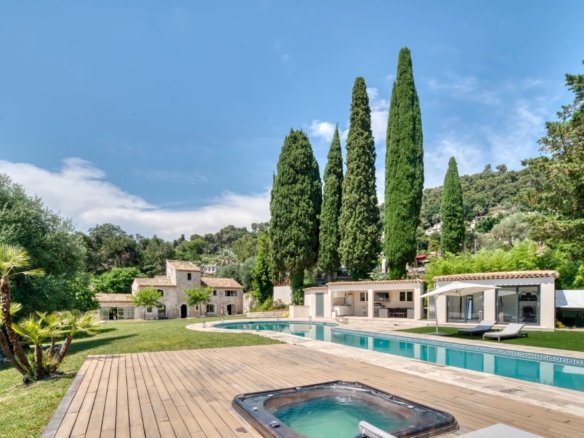 5 Bedroom Villa/House in St Paul 32