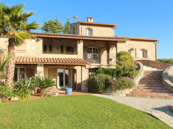 6 Bedroom Villa/House in Peymeinade 6