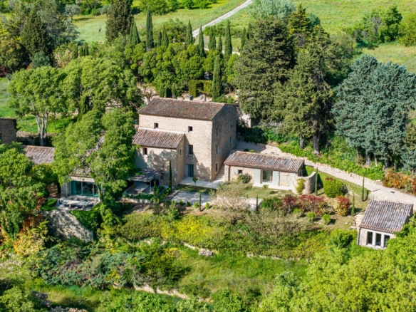 7 Bedroom Villa/House in Menerbes 22
