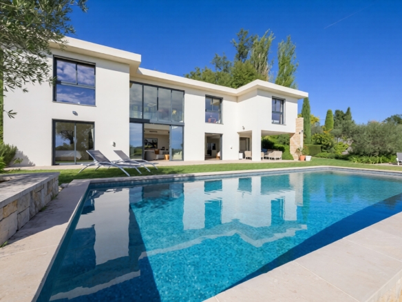 6 Bedroom Villa/House in Valbonne 24