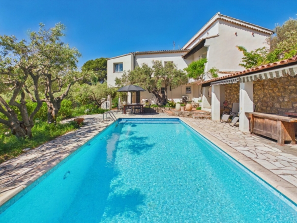 6 Bedroom Villa/House in Draguignan 10