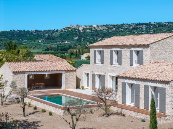 5 Bedroom Villa/House in Gordes 8