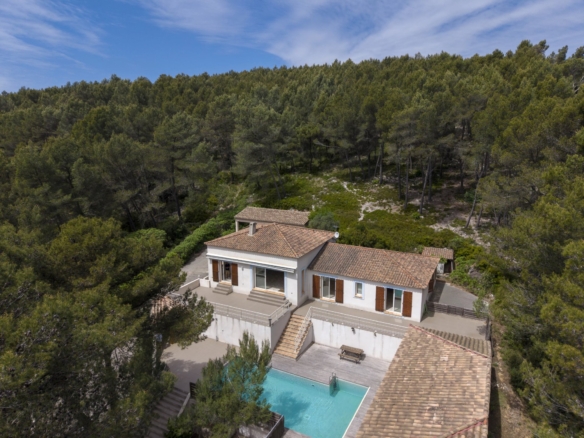 3 Bedroom Villa/House in Roquefort La Bedoule 18