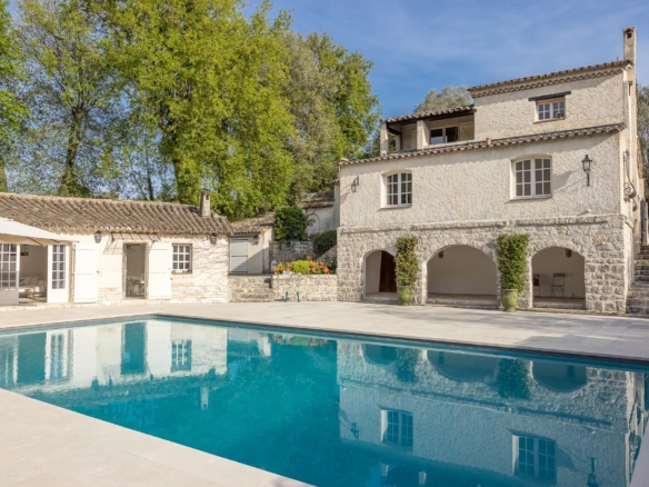 5 Bedroom Villa/House in Vence 8