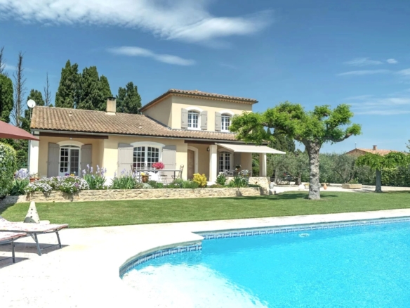 4 Bedroom Villa/House in St Remy De Provence 14