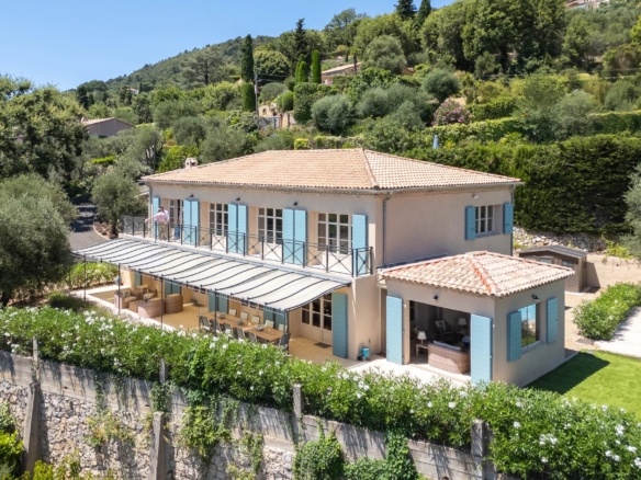 5 Bedroom Villa/House in Speracedes 22