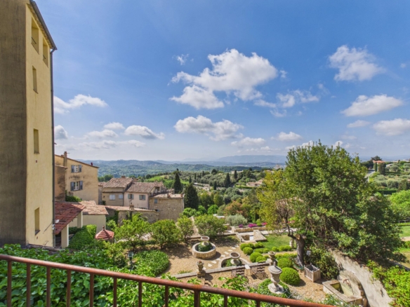5 Bedroom Villa/House in Chateauneuf Grasse 28