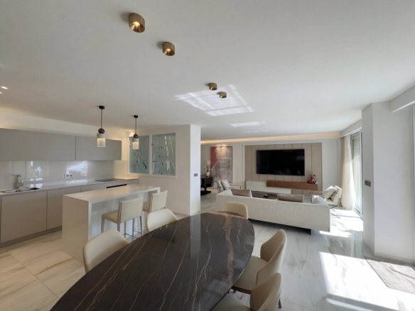 2 Bedroom Apartment in Cannes 4