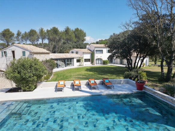8 Bedroom Castle/Estates in L Isle Sur La Sorgue 20