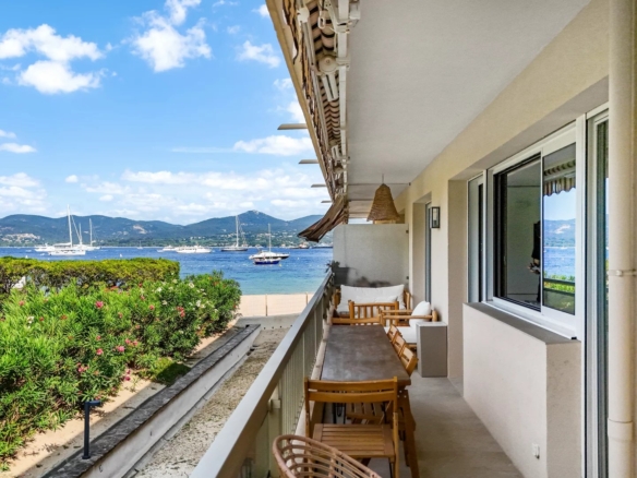 3 Bedroom Apartment in Saint Tropez 12