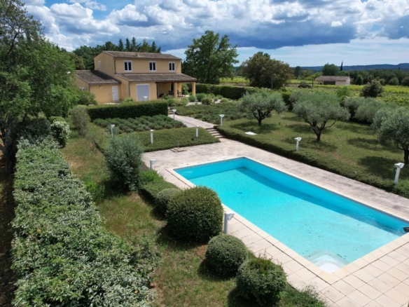 2 Bedroom Villa/House in Cotignac 26
