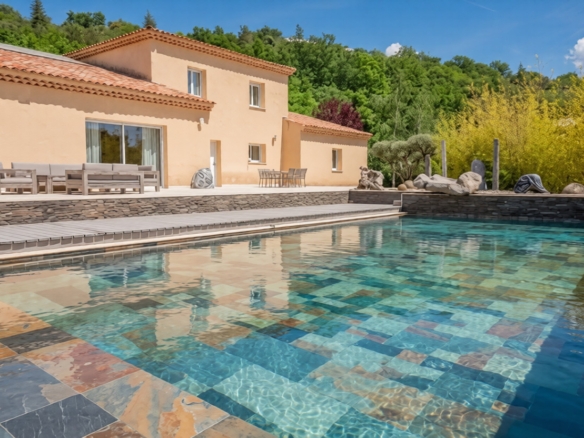 8 Bedroom Villa/House in Entrepierres 20